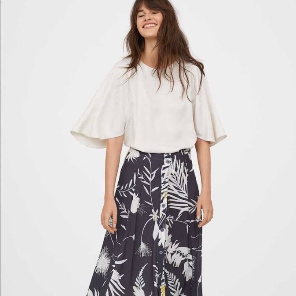 EUC H&M + Anna Glover White Floral Blouse